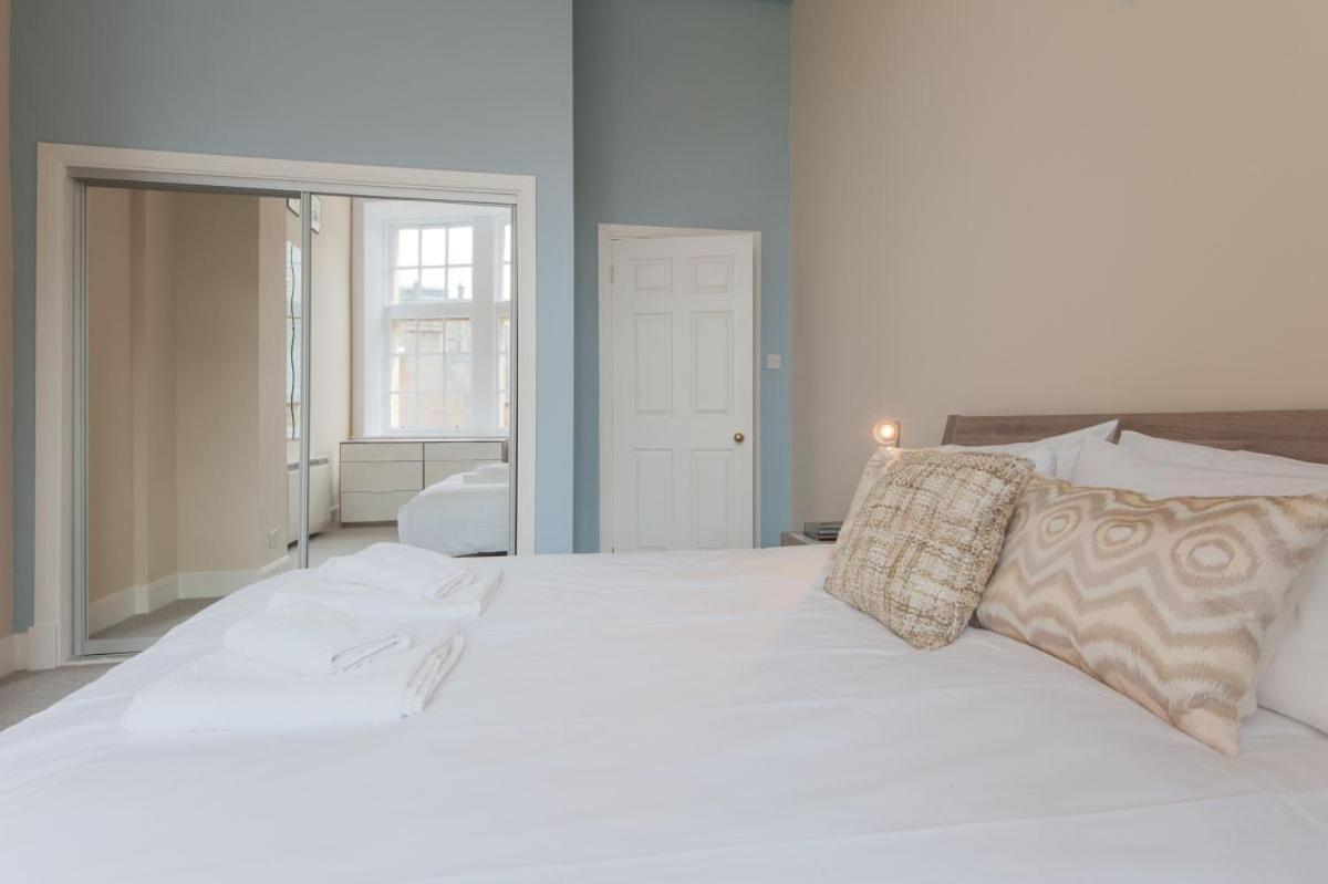 Royal Mile Mansions By Edinburgh City Apartments Extérieur photo